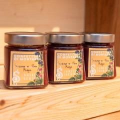 Confettura di susine e pino mugo